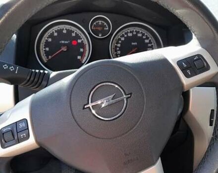 Серый Опель Астра, объемом двигателя 1.6 л и пробегом 186 тыс. км за 6000 $, фото 7 на Automoto.ua