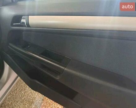 Серый Опель Астра, объемом двигателя 1.91 л и пробегом 291 тыс. км за 5800 $, фото 3 на Automoto.ua