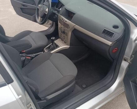 Серый Опель Астра, объемом двигателя 1.6 л и пробегом 226 тыс. км за 5400 $, фото 10 на Automoto.ua