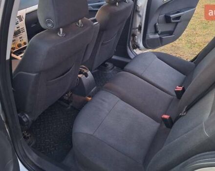 Серый Опель Астра, объемом двигателя 1.6 л и пробегом 239 тыс. км за 5200 $, фото 11 на Automoto.ua