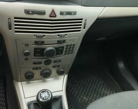 Серый Опель Астра, объемом двигателя 1.91 л и пробегом 241 тыс. км за 5400 $, фото 6 на Automoto.ua