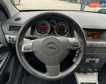 Серый Опель Астра, объемом двигателя 1.6 л и пробегом 190 тыс. км за 5900 $, фото 11 на Automoto.ua