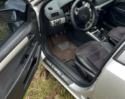 Сірий Опель Астра, об'ємом двигуна 1.69 л та пробігом 300 тис. км за 5000 $, фото 2 на Automoto.ua