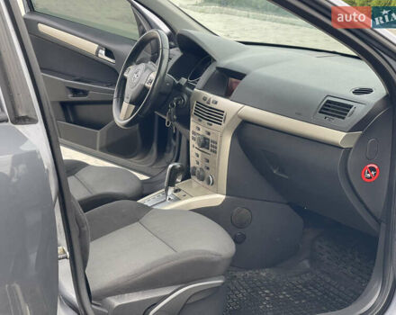 Серый Опель Астра, объемом двигателя 1.9 л и пробегом 203 тыс. км за 5800 $, фото 28 на Automoto.ua