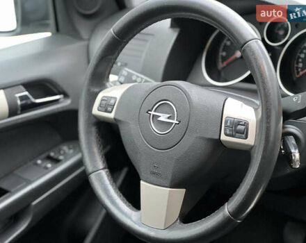 Серый Опель Астра, объемом двигателя 1.36 л и пробегом 270 тыс. км за 3900 $, фото 51 на Automoto.ua