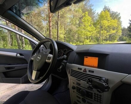 Серый Опель Астра, объемом двигателя 1.2 л и пробегом 215 тыс. км за 4700 $, фото 2 на Automoto.ua