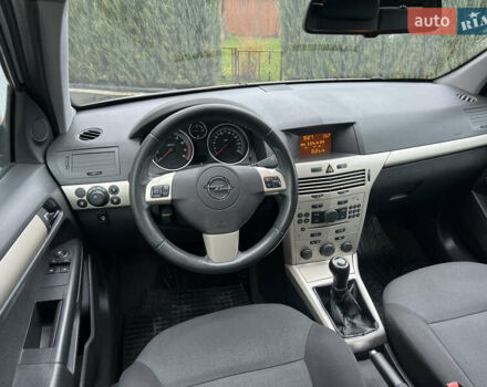 Серый Опель Астра, объемом двигателя 1.36 л и пробегом 270 тыс. км за 3900 $, фото 133 на Automoto.ua