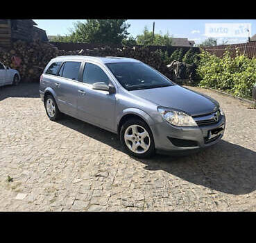 Серый Опель Астра, объемом двигателя 1.6 л и пробегом 209 тыс. км за 4800 $, фото 1 на Automoto.ua