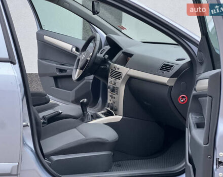 Сірий Опель Астра, об'ємом двигуна 1.7 л та пробігом 240 тис. км за 5199 $, фото 45 на Automoto.ua