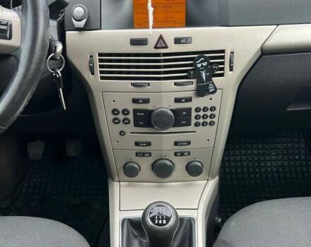 Серый Опель Астра, объемом двигателя 1.69 л и пробегом 238 тыс. км за 4799 $, фото 16 на Automoto.ua