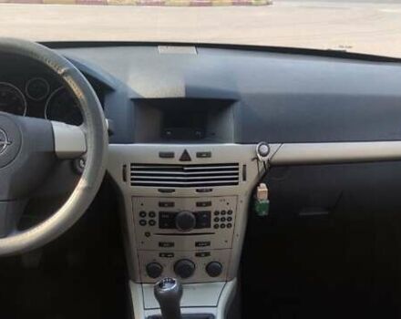 Серый Опель Астра, объемом двигателя 1.69 л и пробегом 330 тыс. км за 5222 $, фото 2 на Automoto.ua