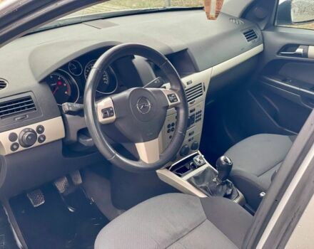 Сірий Опель Астра, об'ємом двигуна 1.7 л та пробігом 240 тис. км за 4300 $, фото 5 на Automoto.ua