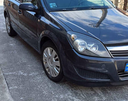 Серый Опель Астра, объемом двигателя 1.9 л и пробегом 293 тыс. км за 3900 $, фото 14 на Automoto.ua