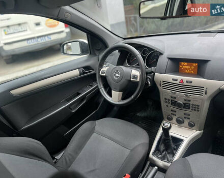 Серый Опель Астра, объемом двигателя 1.36 л и пробегом 270 тыс. км за 3900 $, фото 53 на Automoto.ua