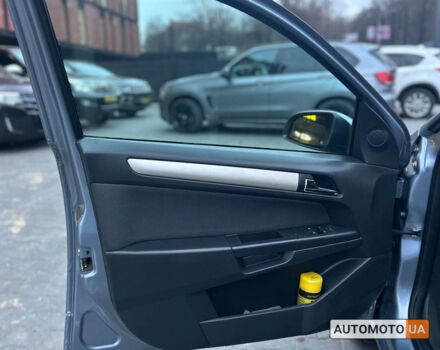 Серый Опель Астра, объемом двигателя 1.7 л и пробегом 321 тыс. км за 6000 $, фото 6 на Automoto.ua