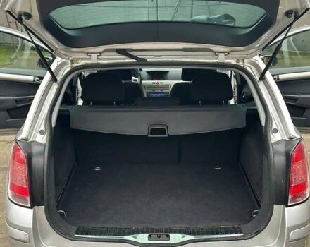 Серый Опель Астра, объемом двигателя 1.6 л и пробегом 160 тыс. км за 5400 $, фото 57 на Automoto.ua