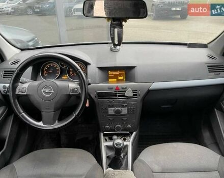 Серый Опель Астра, объемом двигателя 1.6 л и пробегом 298 тыс. км за 4790 $, фото 12 на Automoto.ua