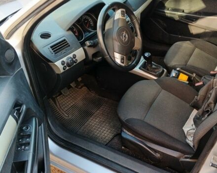 Серый Опель Астра, объемом двигателя 1.2 л и пробегом 300 тыс. км за 4500 $, фото 7 на Automoto.ua