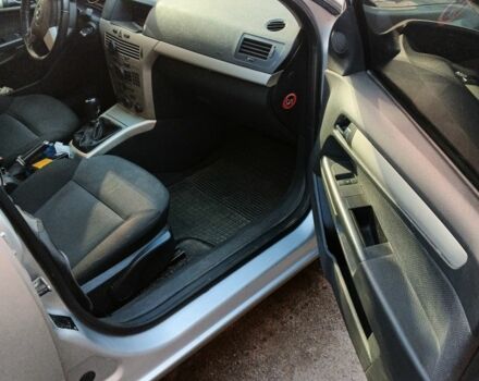 Серый Опель Астра, объемом двигателя 1.2 л и пробегом 300 тыс. км за 4500 $, фото 6 на Automoto.ua