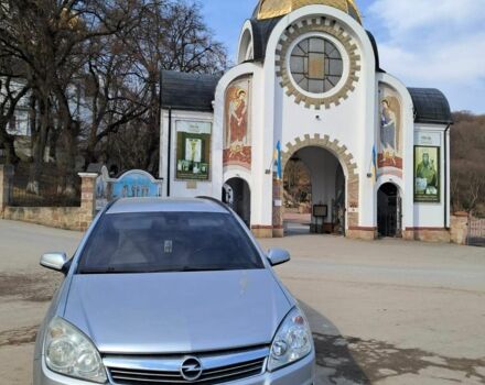Серый Опель Астра, объемом двигателя 1.4 л и пробегом 260 тыс. км за 3900 $, фото 2 на Automoto.ua