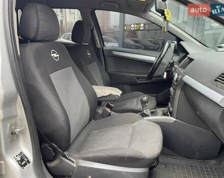 Серый Опель Астра, объемом двигателя 1.6 л и пробегом 298 тыс. км за 4790 $, фото 11 на Automoto.ua