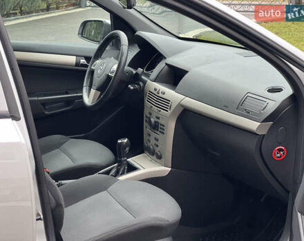 Серый Опель Астра, объемом двигателя 1.36 л и пробегом 270 тыс. км за 3900 $, фото 92 на Automoto.ua