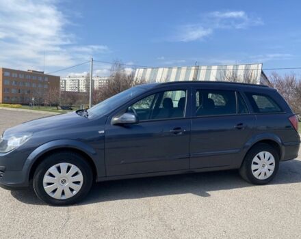 Серый Опель Астра, объемом двигателя 1.8 л и пробегом 214 тыс. км за 5550 $, фото 3 на Automoto.ua