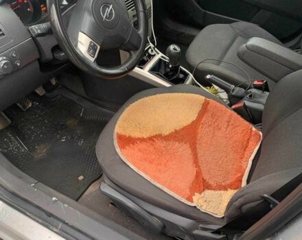 Сірий Опель Астра, об'ємом двигуна 1.7 л та пробігом 250 тис. км за 4200 $, фото 2 на Automoto.ua