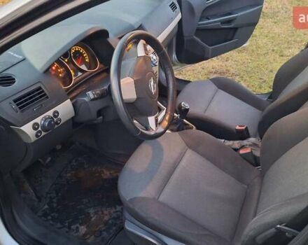 Серый Опель Астра, объемом двигателя 1.6 л и пробегом 239 тыс. км за 5200 $, фото 9 на Automoto.ua