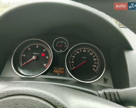 Серый Опель Астра, объемом двигателя 1.91 л и пробегом 241 тыс. км за 5400 $, фото 4 на Automoto.ua