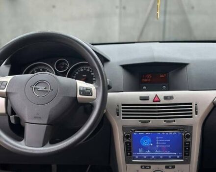Серый Опель Астра, объемом двигателя 1.6 л и пробегом 160 тыс. км за 5400 $, фото 59 на Automoto.ua