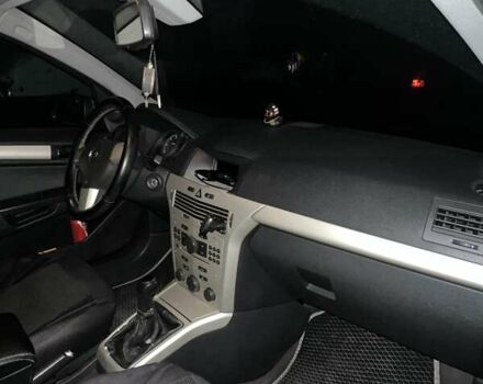 Серый Опель Астра, объемом двигателя 1.9 л и пробегом 300 тыс. км за 3900 $, фото 5 на Automoto.ua