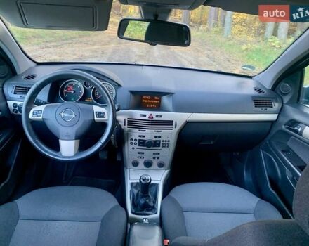 Опель Астра 2007 в Кременце на Automoto.ua Серый Опель Астра, объемом двигателя 1.69 л и пробегом 349 тыс. км за 5450 $, фото 4 на Automoto.ua