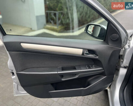 Серый Опель Астра, объемом двигателя 1.36 л и пробегом 270 тыс. км за 3900 $, фото 48 на Automoto.ua