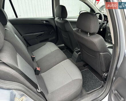 Серый Опель Астра, объемом двигателя 1.6 л и пробегом 190 тыс. км за 5900 $, фото 13 на Automoto.ua