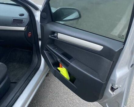 Серый Опель Астра, объемом двигателя 1.6 л и пробегом 289 тыс. км за 4750 $, фото 8 на Automoto.ua