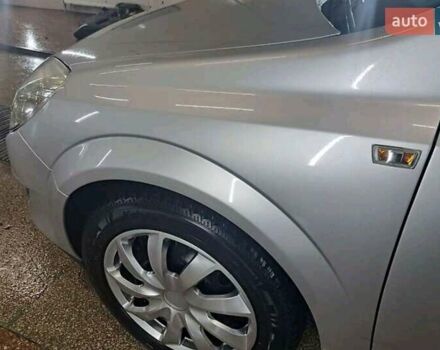 Серый Опель Астра, объемом двигателя 1.91 л и пробегом 291 тыс. км за 5800 $, фото 16 на Automoto.ua