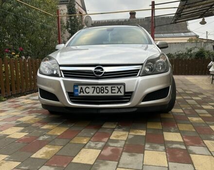 Серый Опель Астра, объемом двигателя 1.7 л и пробегом 285 тыс. км за 4200 $, фото 2 на Automoto.ua