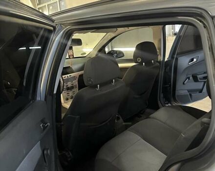 Серый Опель Астра, объемом двигателя 1.4 л и пробегом 255 тыс. км за 5500 $, фото 7 на Automoto.ua