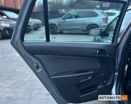 Серый Опель Астра, объемом двигателя 1.7 л и пробегом 321 тыс. км за 6000 $, фото 19 на Automoto.ua