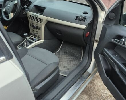 Серый Опель Астра, объемом двигателя 1.6 л и пробегом 280 тыс. км за 5350 $, фото 6 на Automoto.ua