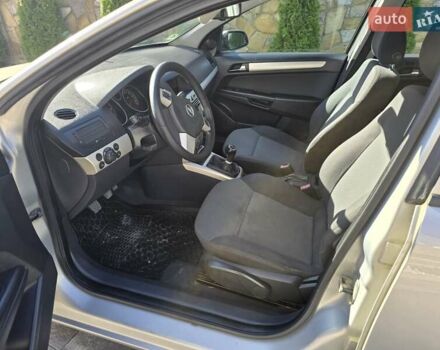 Серый Опель Астра, объемом двигателя 1.3 л и пробегом 238 тыс. км за 4800 $, фото 1 на Automoto.ua