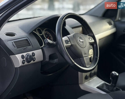 Серый Опель Астра, объемом двигателя 1.9 л и пробегом 263 тыс. км за 4250 $, фото 10 на Automoto.ua