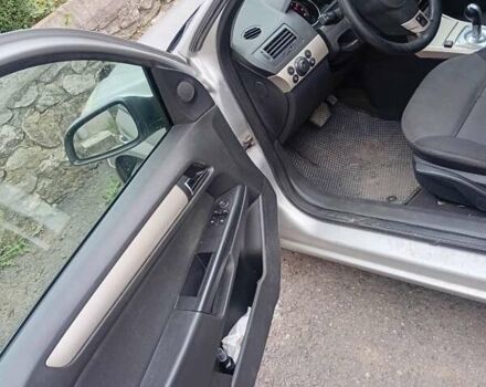 Серый Опель Астра, объемом двигателя 1.6 л и пробегом 385 тыс. км за 4300 $, фото 3 на Automoto.ua