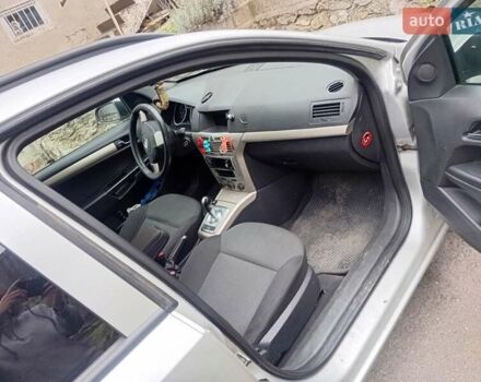 Серый Опель Астра, объемом двигателя 1.6 л и пробегом 385 тыс. км за 4300 $, фото 8 на Automoto.ua