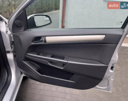 Серый Опель Астра, объемом двигателя 1.36 л и пробегом 270 тыс. км за 3900 $, фото 36 на Automoto.ua