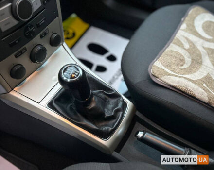 Серый Опель Астра, объемом двигателя 1.7 л и пробегом 321 тыс. км за 6000 $, фото 15 на Automoto.ua