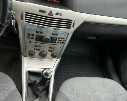 Серый Опель Астра, объемом двигателя 1.6 л и пробегом 250 тыс. км за 5350 $, фото 18 на Automoto.ua