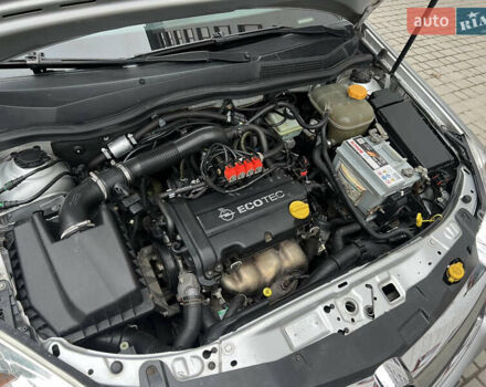 Серый Опель Астра, объемом двигателя 1.36 л и пробегом 270 тыс. км за 3900 $, фото 74 на Automoto.ua