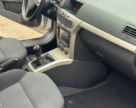 Серый Опель Астра, объемом двигателя 1.6 л и пробегом 160 тыс. км за 5400 $, фото 54 на Automoto.ua